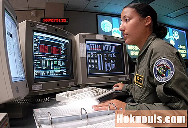 Karera bilang isang Operator ng SpaceF ng USAF