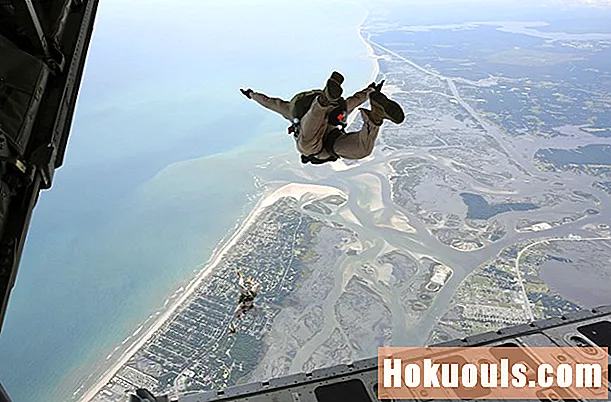ວິທີທີ່ຈະກາຍມາເປັນ Marine Parachute Rigger