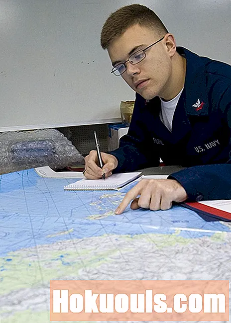 Intelligence Specialist (IS) - ZDA. Navy ocena B600